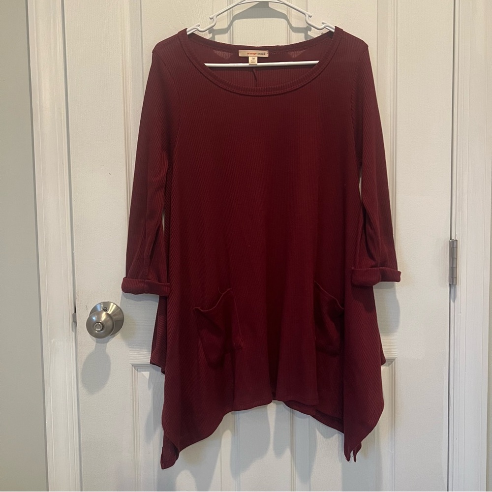 Francesca’s maroon long sweater size M